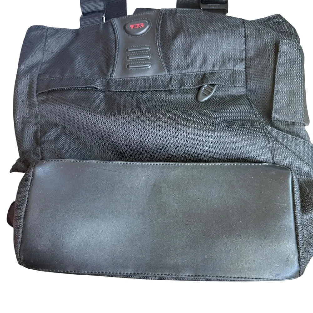 Tumi‎ Tote Bag Black Business Travel Carry Heavy Nylon Magnetic Closure 15x12x5
